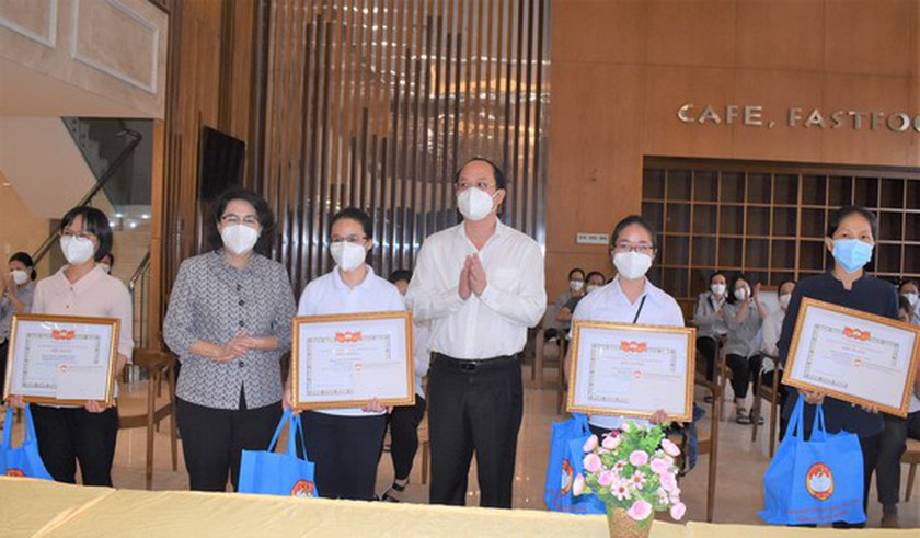 HCMC praises religious volunteers’ contribution to fighting against pandemic