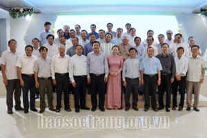 Exchange meeting with Catholic dignitaries in Soc Trang
