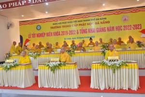 Buddhist school in Da Nang opens new school year