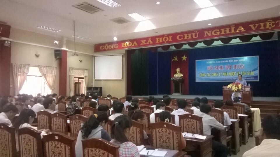 Binh Dương province Religious Committee holds religious training for local officials