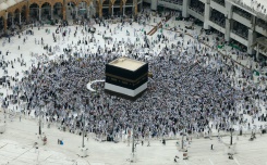 Nearly 2 million in Saudi Arabia for first post-stampede hajj