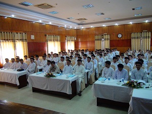 Religious laws dissemination for Caodai dignitaries held in Quang Ngai