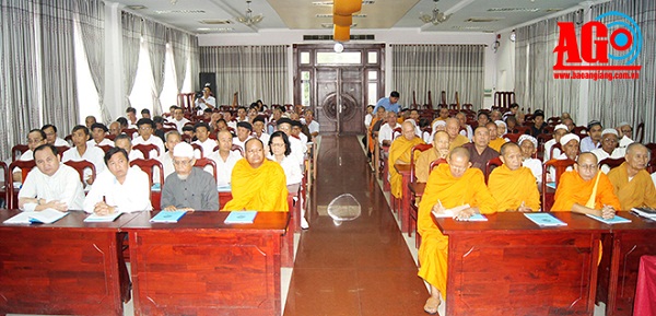 Environmental protection training for religious organizations held in An Giang 