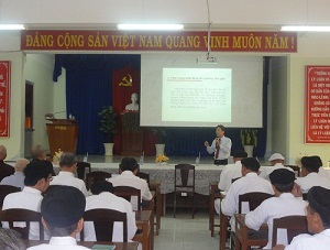 Dissemination of religious law to religious dignitaries and deacons in Ca Mau