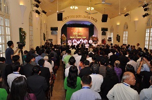 GCRA leader attends Hanoi Protestant Church 100th anniversary