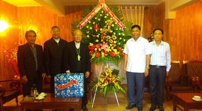 Central Highlands Steering Committee extends Christmas visits to Christians in Lam Dong