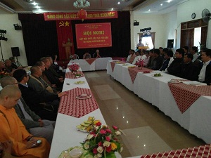 Kon Tum province holds meeting with local religious dignitaries