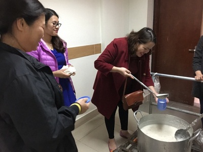 GCRA’s Trade Union gives free porridge to patients at hospital