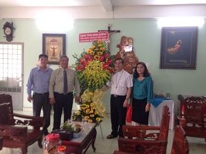  Provincial government of Binh Duong extends visit to Phu Cuong diocese Cathedral