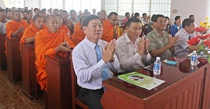 Vinh Long provincial government holds annual meeting with Khmer monks on occasion of Chol Chnam Thmay Festival