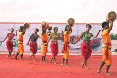 An Giang: Thousands perform in Khmer festival