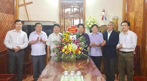 District authorities in Ha Tinh extend Easter greetings to local Catholics