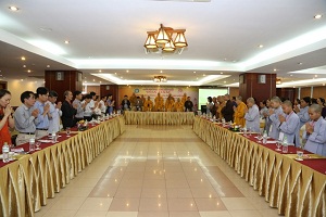 VBS holds seminar on Vietnam Buddhist dressing