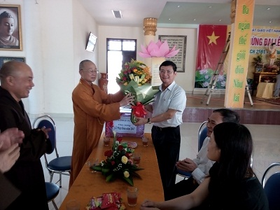 Quang Binh authorities extend Vesak congratulation to local Buddhists