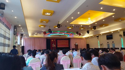 Training conference on updated religious information and religious law held in Lam Dong 