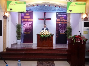 Christian Fellowship Church opens Biblical course in Hanoi