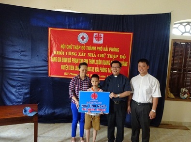 Caritas Hai Phong and the City Red Cross start building house for poor family  