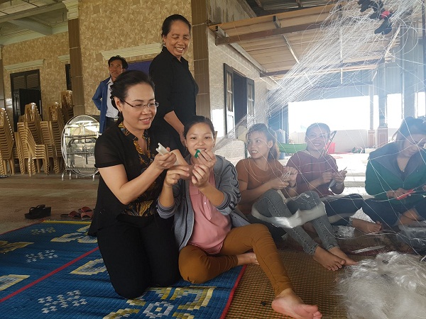 Con Se parishioners in Quang Binh receive support for raising income 