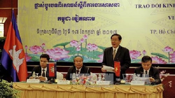 Vietnam, Cambodia border localities share experience in religious affairs