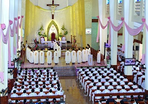 26 priests ordained in Xuan Loc diocese