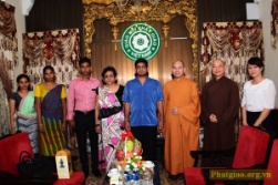 Sri Lankan Minister of Foreign Affairs visits Quan Su pagoda