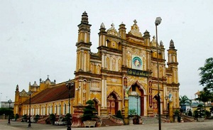 Midnight fire rages at ancient church in Northern Vietnam