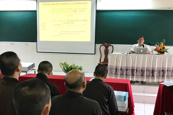 Dong Nai province disseminates religious law to Buddhist clergies