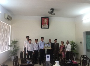 Baha’i community extends visit to religious committee in Da Nang