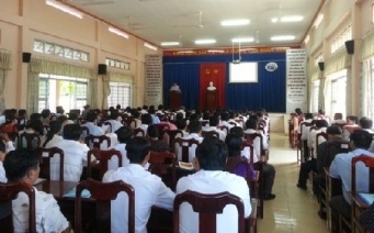 Training course on State religious affairs for local officials held in Hau Giang