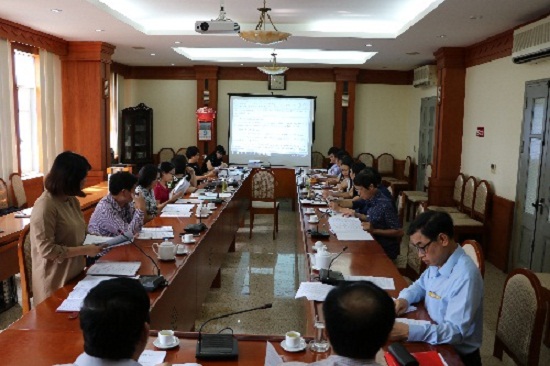 Internal meeting held on draft decree guiding the implementation of religious law