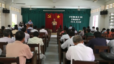 Religious training for local officals held in Tien Giang