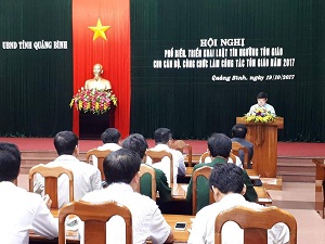 Quang Binh provincial government disseminates religious law to local officials