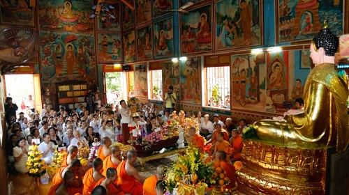 Kathina robe offering ceremony held in Candaransi pagoda