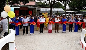 New bridge with Buddhist support inaugurated in Tien Giang