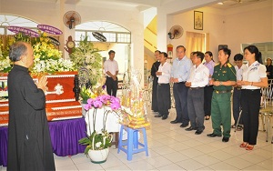 Tay Ninh authorities attend the funeral of former general vicar of Tay Ninh