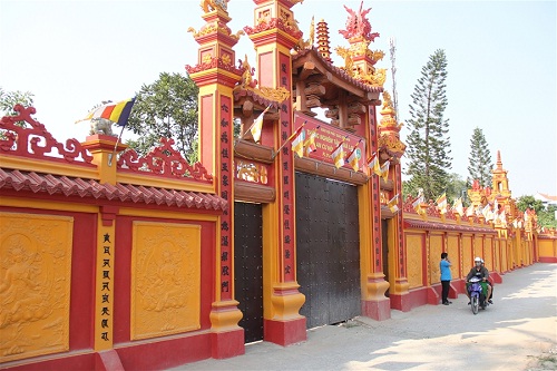 Thousand-year-old  Khuc Thuy Pagoda seriously loses its ancient architecture