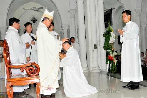 New deacons ordained in My Tho Diocese