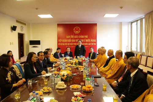 GCRA leaders meet with overseas Vietnamese Buddhists