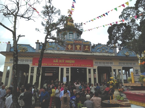 Four Debts of Gratitude Faith in An Giang commemorates its founder’s death