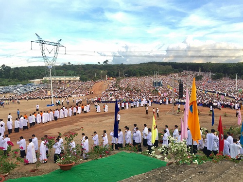 Xuan Loc Diocese holds feast of Lady of the Immaculate Conception Minor Basilica