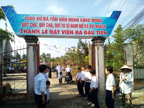 Ground breaking ceremony for construction of new Catholic church in Tien Giang