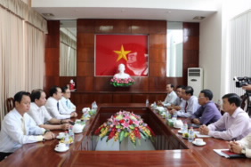 GCRA delegation meets with municipal government of Can Tho