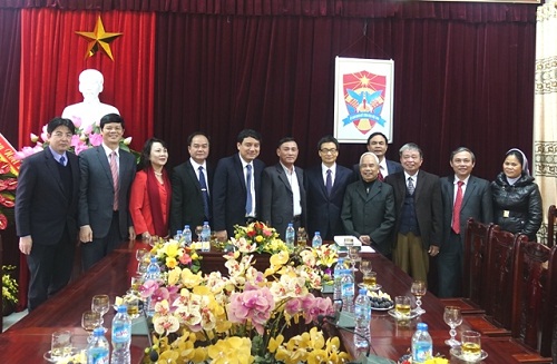 Deputy PM Vũ Đức Đam extends Christmas greetings in Nghe An