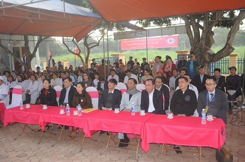 Christmas medical charity organized in parish in Thanh Hoa