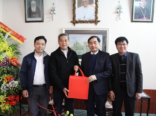 Government religious committee extends Christmas wishes to Catholics in Ninh Binh