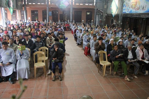 Buddhist pagoda in Thai Binh presents Tet gift to people with disabilities