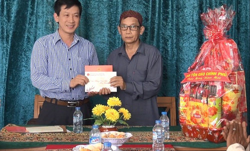 GCRA extends Tet greetings to Cham Muslims in An Giang