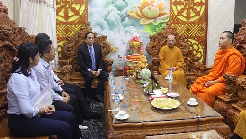 VFF president extends Tet visit to Buddhist leader