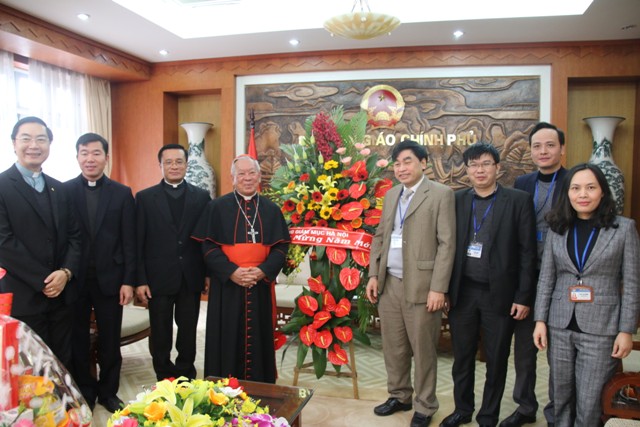 Catholic dignitaries extend Tet visit to government religious committee