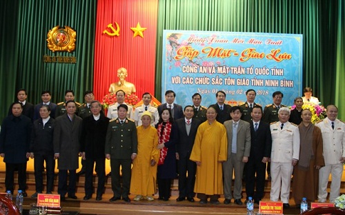 Exchange meeting with dignitaries of religions held in Ninh Binh